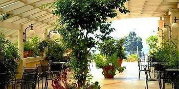 Grand De La Ville Hotel 4*